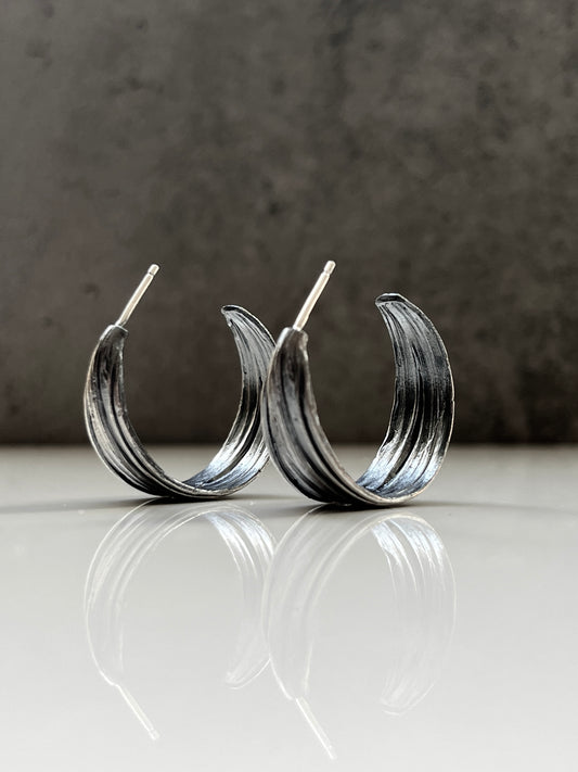 Little Mountain Large open hoops in Sterling silver E0105